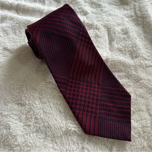 Christian Dior men’s polyester New York Paris tie